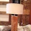 Lampe en vieux bois